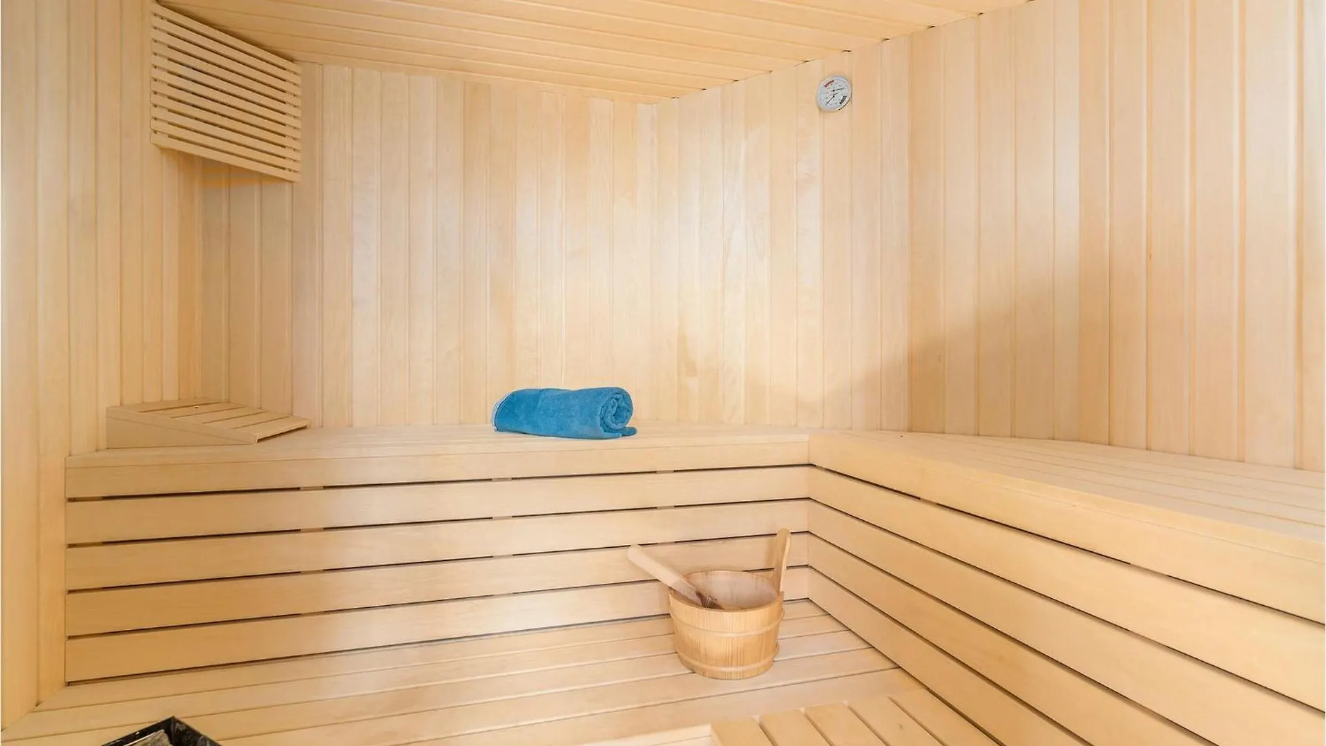 Villa Corinne Stuti Holiday home