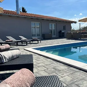 Ferienhaus Kuca Za Odmor Capella, Stuti